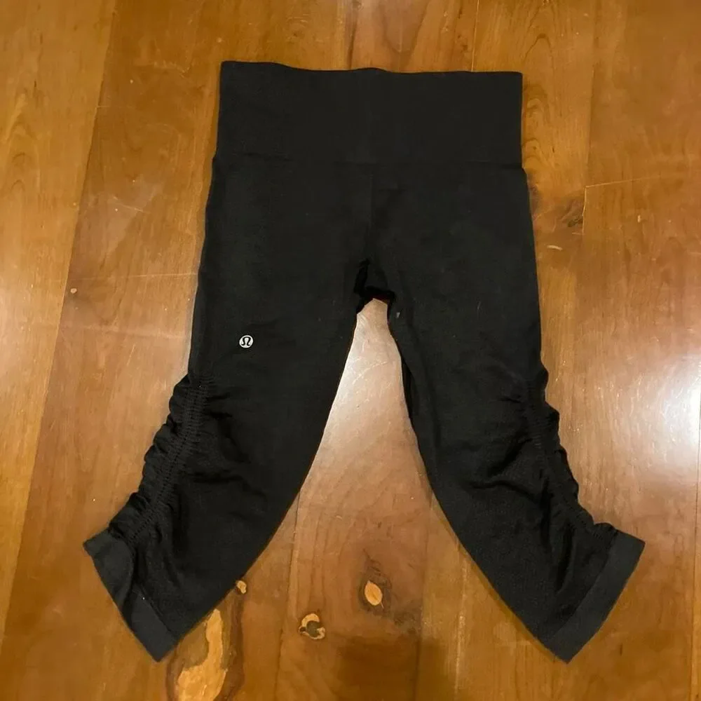 Lululemon Women's Black and Grey Leggings
